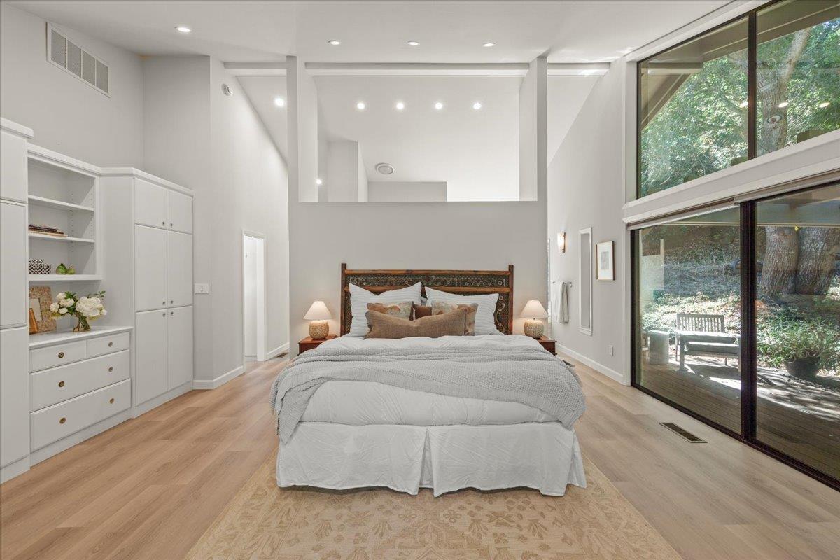 Detail Gallery Image 40 of 108 For 28140 Story Hill Ln, Los Altos Hills,  CA 94022 - 5 Beds | 4/1 Baths