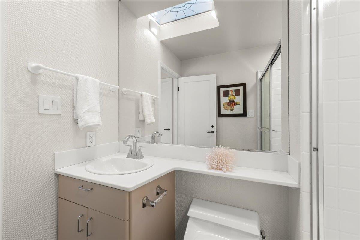 Detail Gallery Image 44 of 108 For 28140 Story Hill Ln, Los Altos Hills,  CA 94022 - 5 Beds | 4/1 Baths