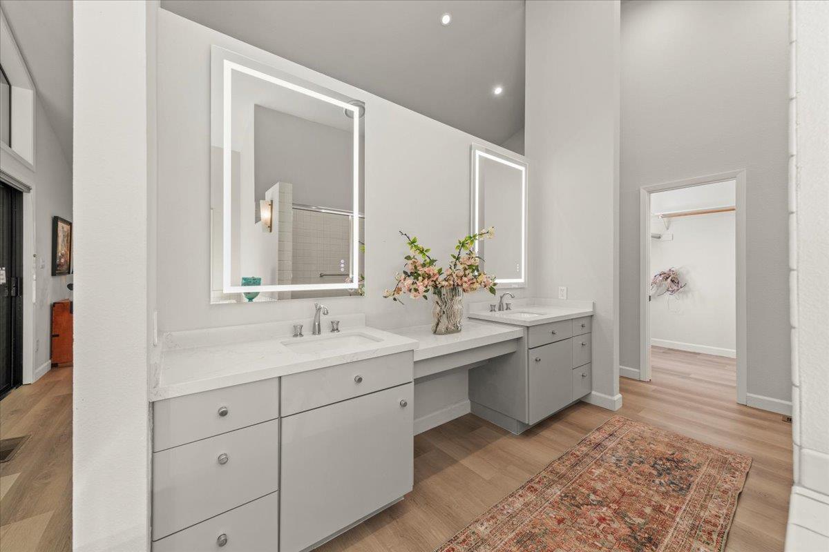Detail Gallery Image 46 of 108 For 28140 Story Hill Ln, Los Altos Hills,  CA 94022 - 5 Beds | 4/1 Baths