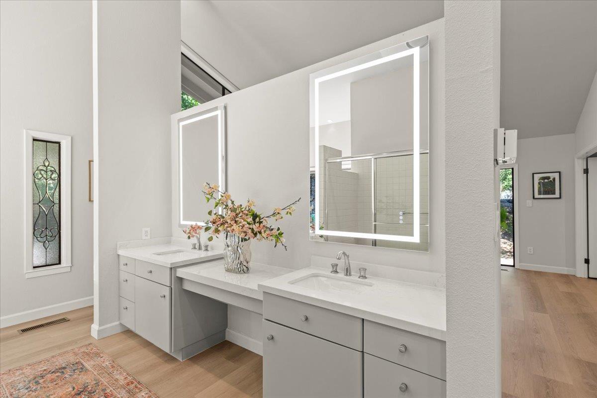 Detail Gallery Image 49 of 108 For 28140 Story Hill Ln, Los Altos Hills,  CA 94022 - 5 Beds | 4/1 Baths