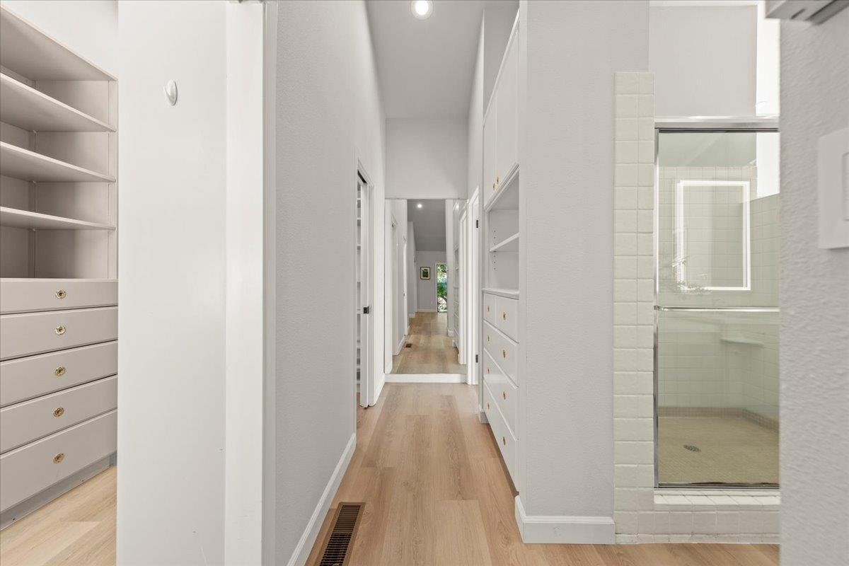 Detail Gallery Image 53 of 108 For 28140 Story Hill Ln, Los Altos Hills,  CA 94022 - 5 Beds | 4/1 Baths