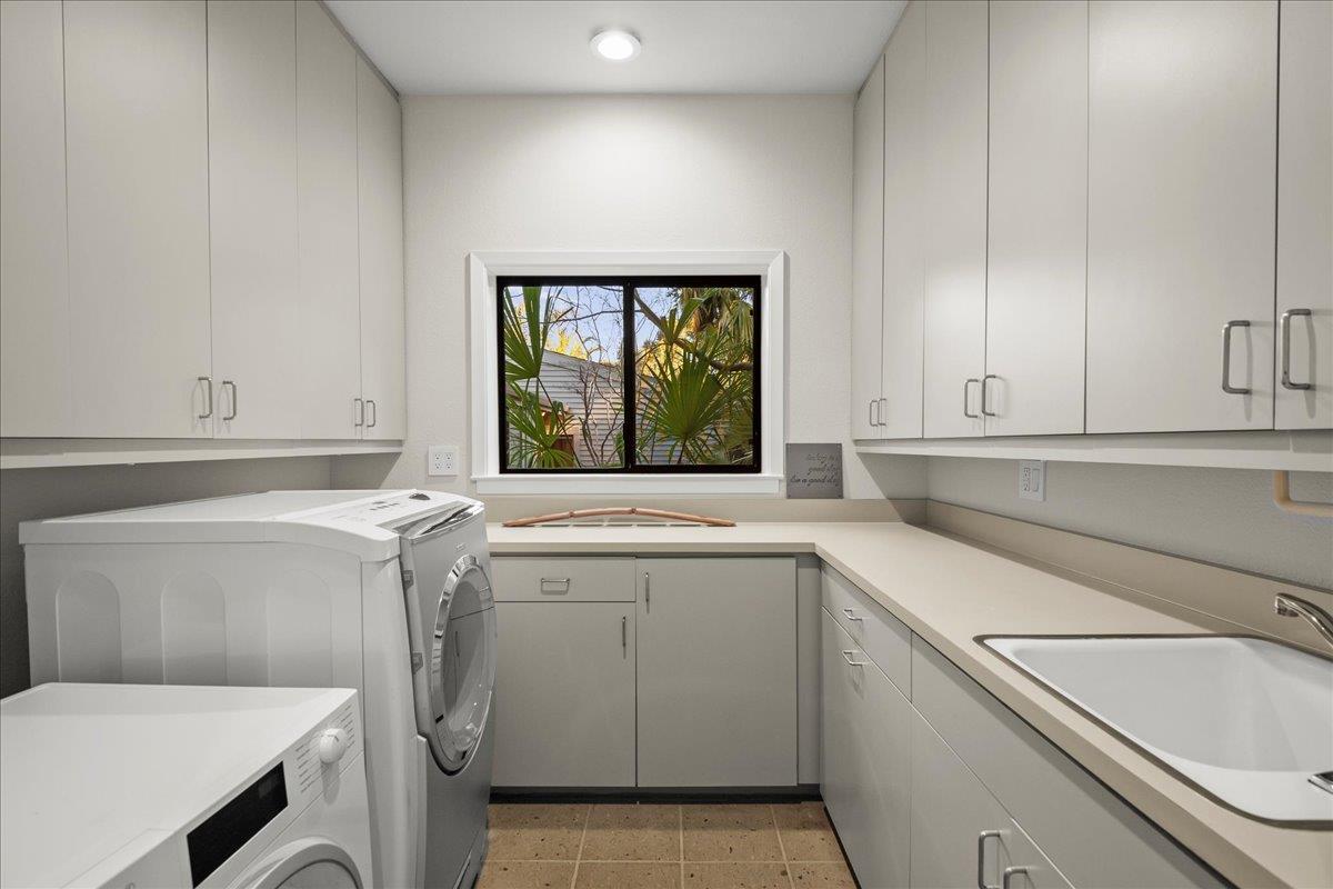 Detail Gallery Image 56 of 108 For 28140 Story Hill Ln, Los Altos Hills,  CA 94022 - 5 Beds | 4/1 Baths