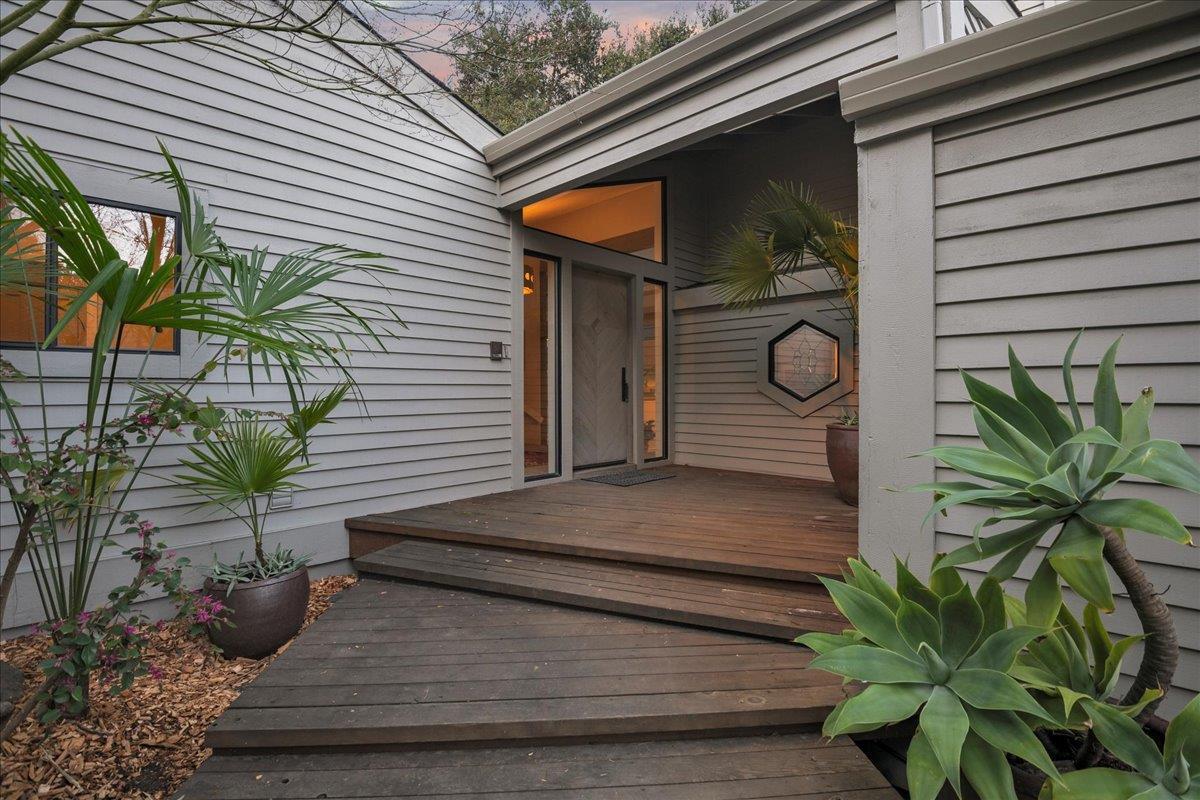 Detail Gallery Image 6 of 108 For 28140 Story Hill Ln, Los Altos Hills,  CA 94022 - 5 Beds | 4/1 Baths