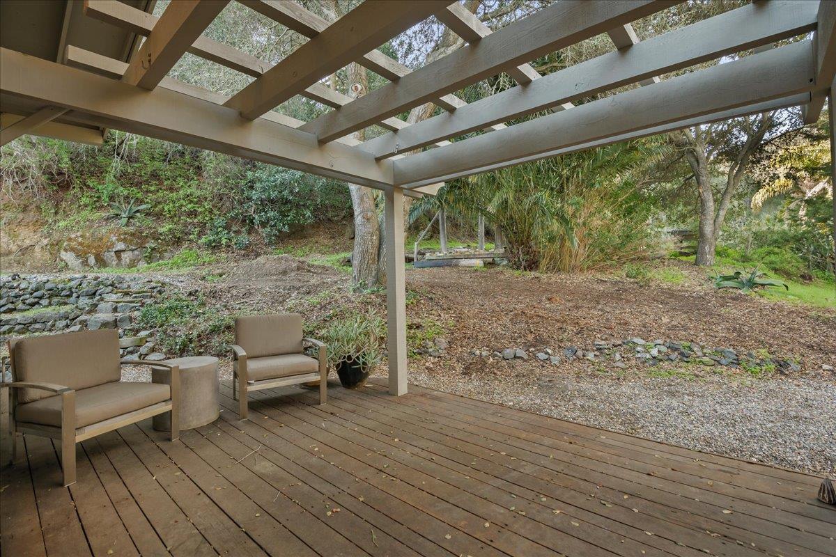 Detail Gallery Image 60 of 108 For 28140 Story Hill Ln, Los Altos Hills,  CA 94022 - 5 Beds | 4/1 Baths