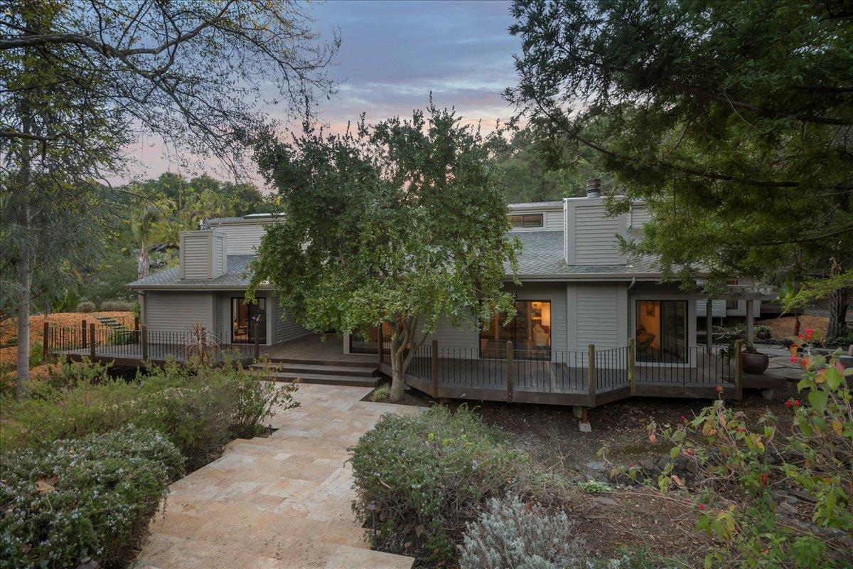 Detail Gallery Image 69 of 108 For 28140 Story Hill Ln, Los Altos Hills,  CA 94022 - 5 Beds | 4/1 Baths