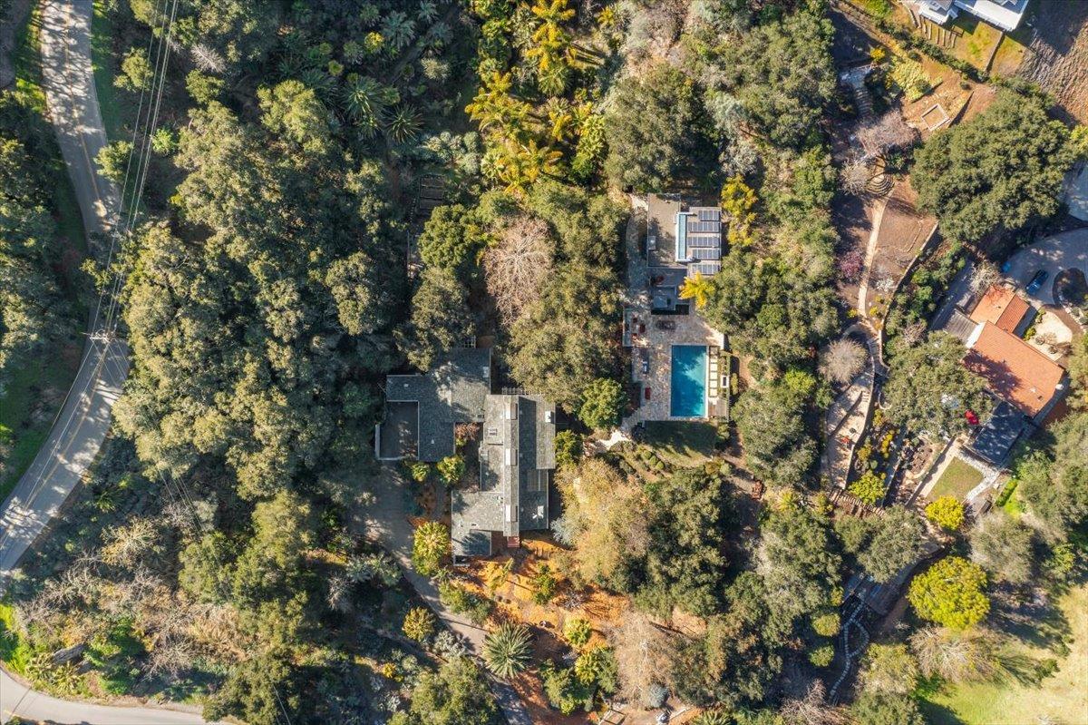Detail Gallery Image 71 of 108 For 28140 Story Hill Ln, Los Altos Hills,  CA 94022 - 5 Beds | 4/1 Baths