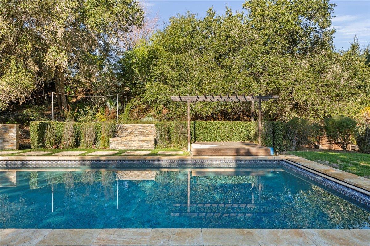 Detail Gallery Image 75 of 108 For 28140 Story Hill Ln, Los Altos Hills,  CA 94022 - 5 Beds | 4/1 Baths