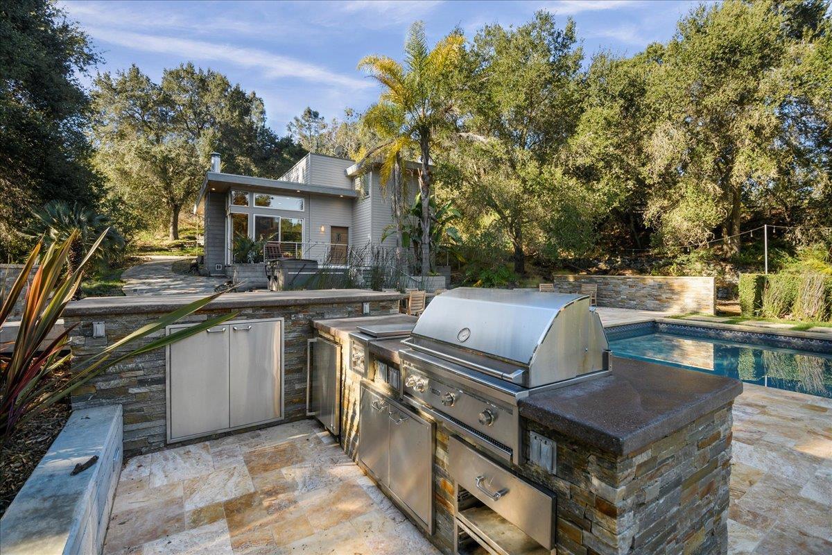 Detail Gallery Image 78 of 108 For 28140 Story Hill Ln, Los Altos Hills,  CA 94022 - 5 Beds | 4/1 Baths
