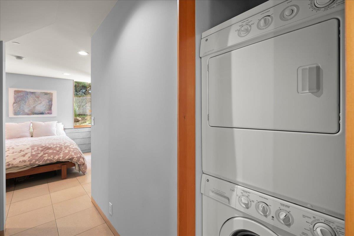 Detail Gallery Image 96 of 108 For 28140 Story Hill Ln, Los Altos Hills,  CA 94022 - 5 Beds | 4/1 Baths