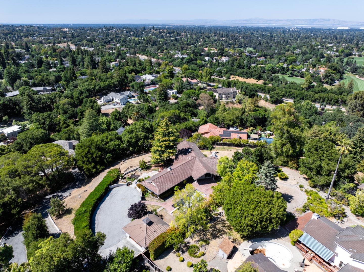 Detail Gallery Image 11 of 40 For 11552 Hillpark Ln, Los Altos,  CA 94024 - 3 Beds | 3 Baths