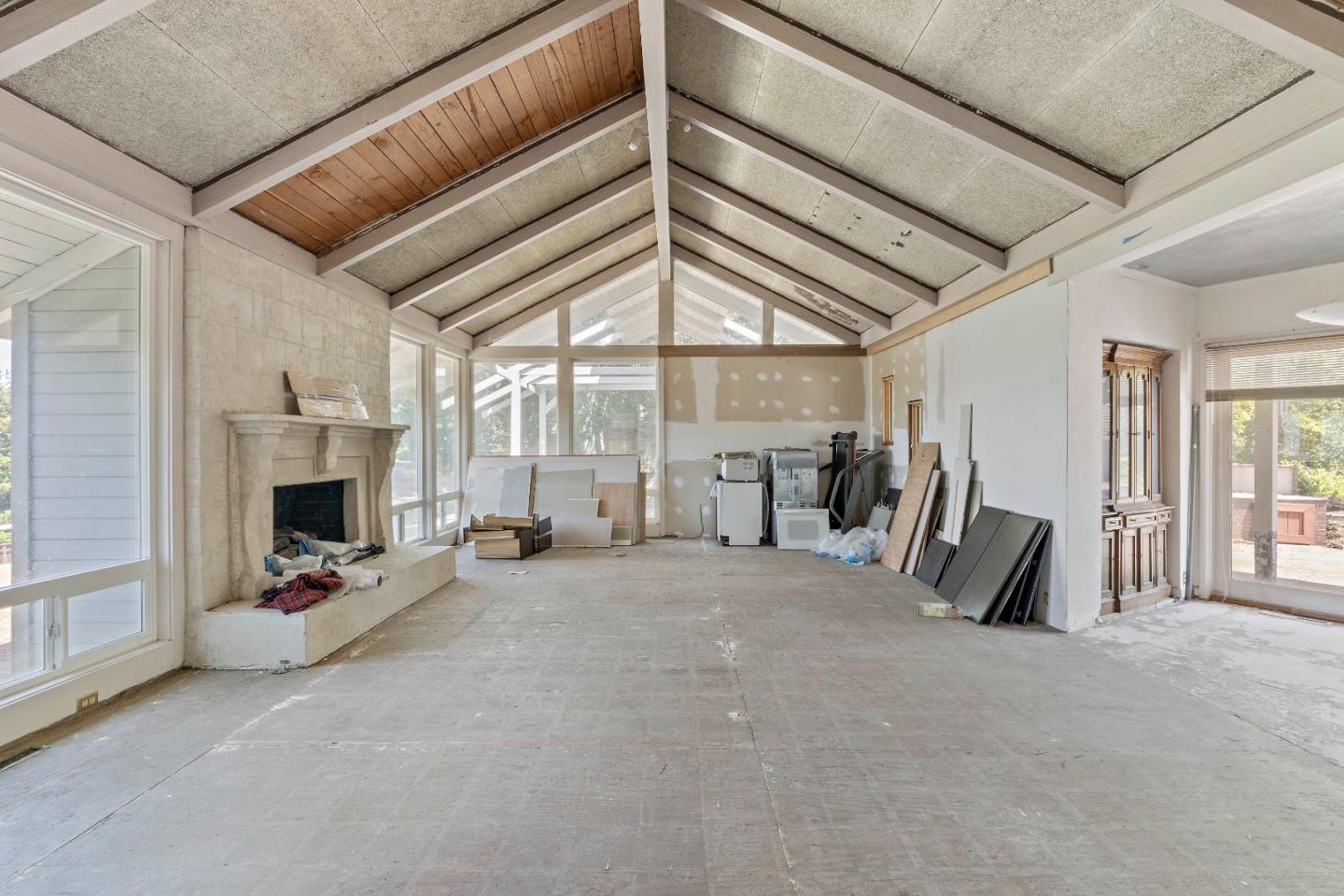 Detail Gallery Image 21 of 40 For 11552 Hillpark Ln, Los Altos,  CA 94024 - 3 Beds | 3 Baths