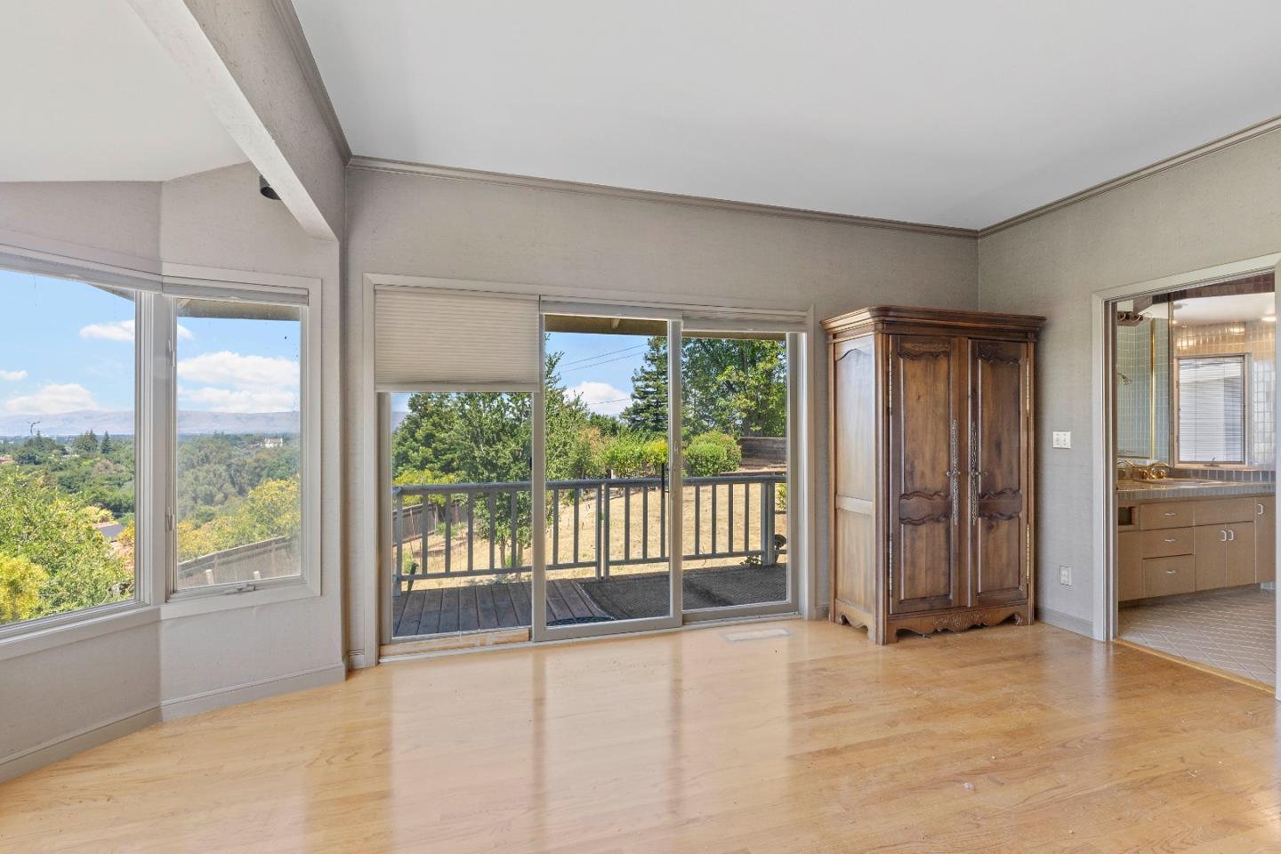 Detail Gallery Image 27 of 40 For 11552 Hillpark Ln, Los Altos,  CA 94024 - 3 Beds | 3 Baths