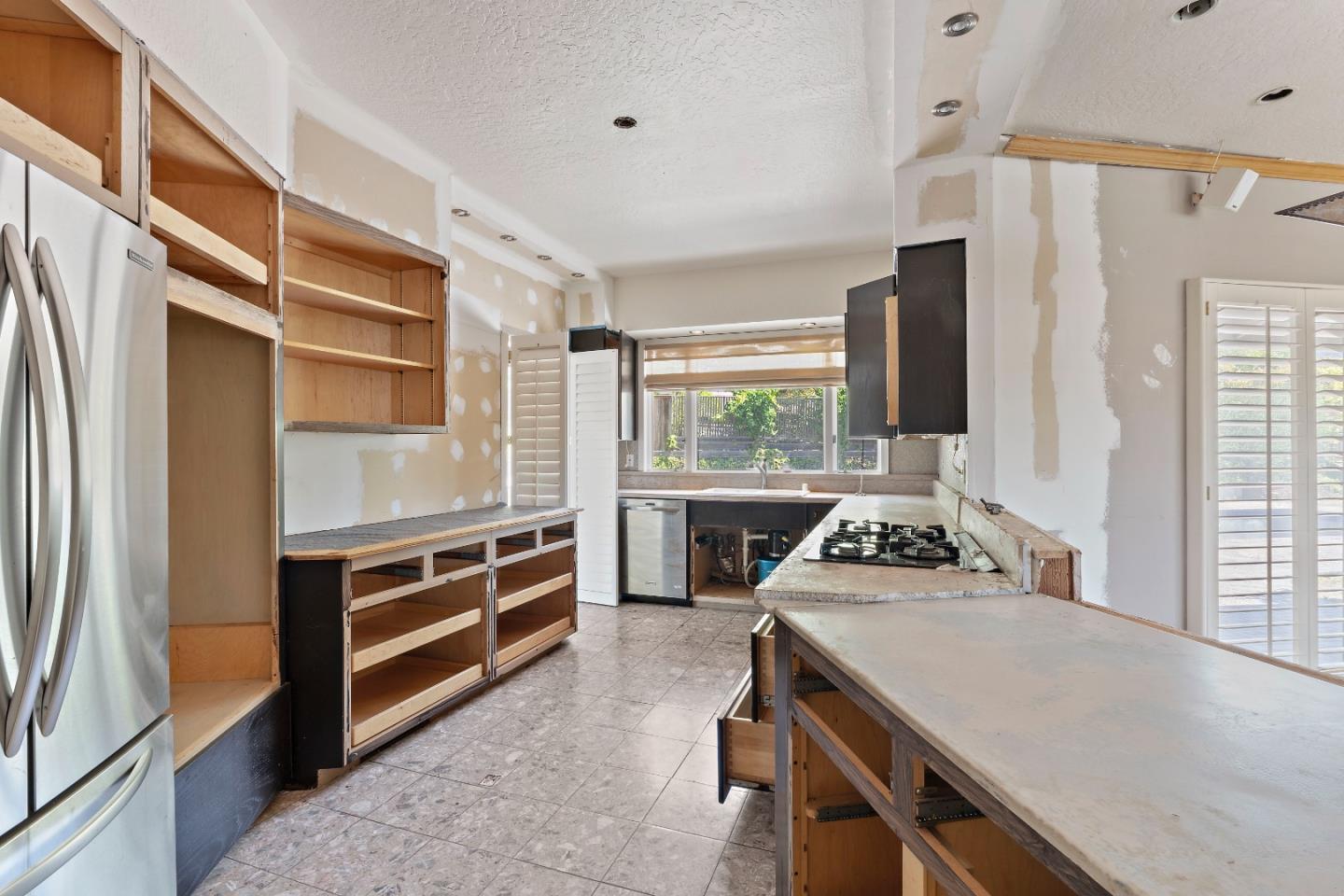 Detail Gallery Image 28 of 40 For 11552 Hillpark Ln, Los Altos,  CA 94024 - 3 Beds | 3 Baths