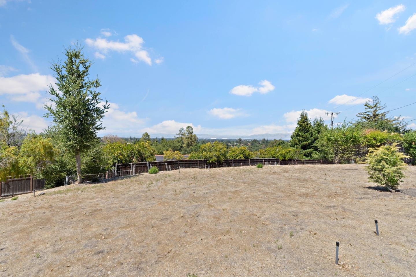 Detail Gallery Image 35 of 40 For 11552 Hillpark Ln, Los Altos,  CA 94024 - 3 Beds | 3 Baths
