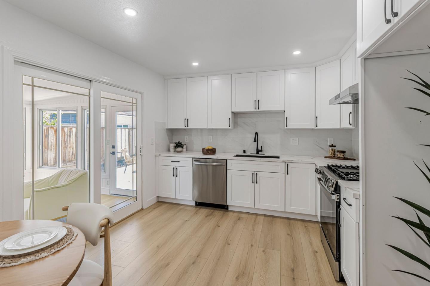 Detail Gallery Image 7 of 27 For 1263 Flickinger Ave, San Jose,  CA 95131 - 4 Beds | 2 Baths