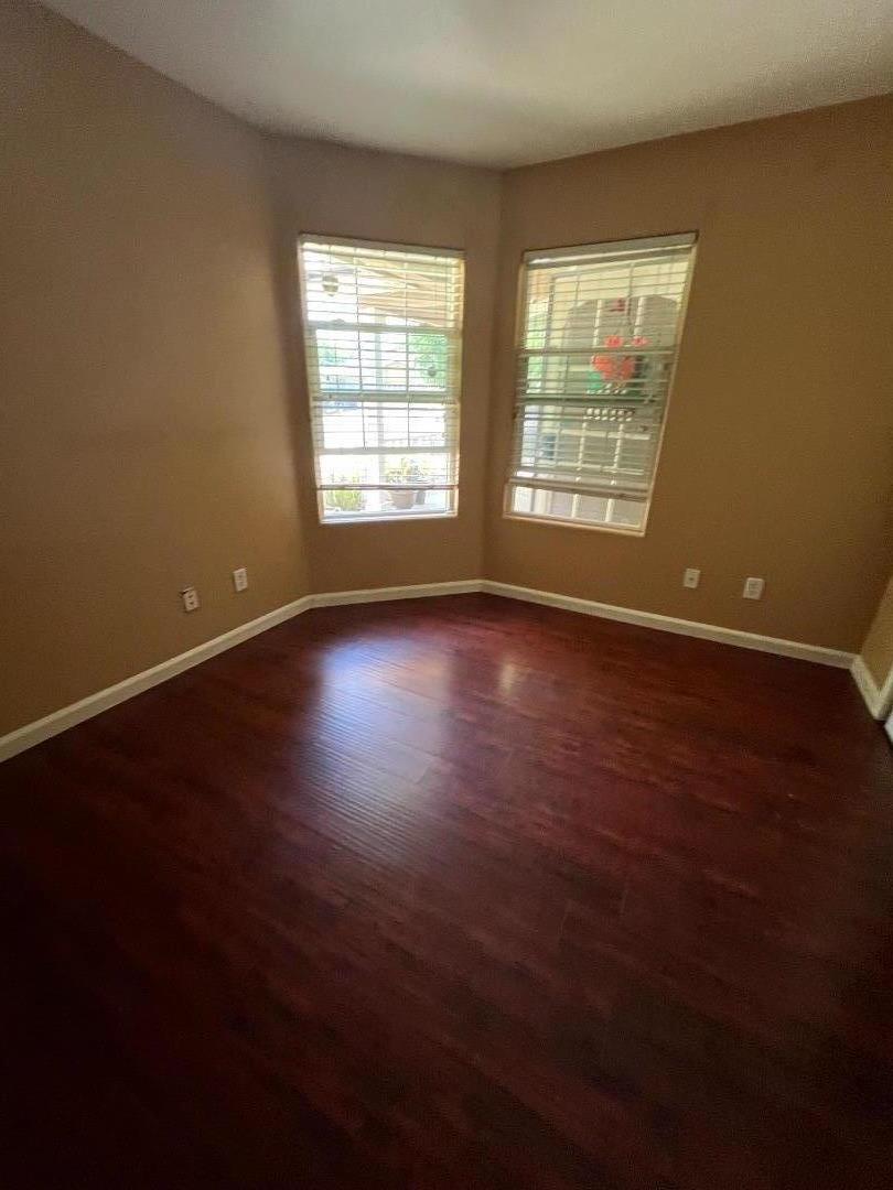 Detail Gallery Image 6 of 7 For 6431 E Cortland Ave, Fresno,  CA 93727 - 4 Beds | 2 Baths