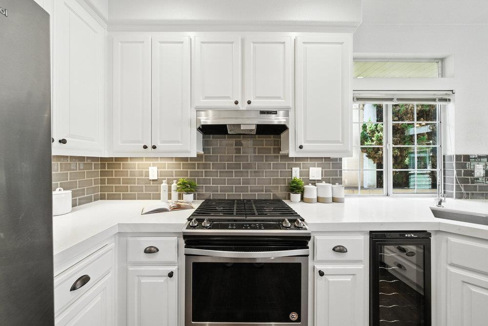 Detail Gallery Image 19 of 72 For 1151 La Rochelle Ter #G,  Sunnyvale,  CA 94089 - 3 Beds | 2/1 Baths