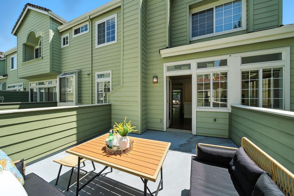 Detail Gallery Image 29 of 72 For 1151 La Rochelle Ter #G,  Sunnyvale,  CA 94089 - 3 Beds | 2/1 Baths