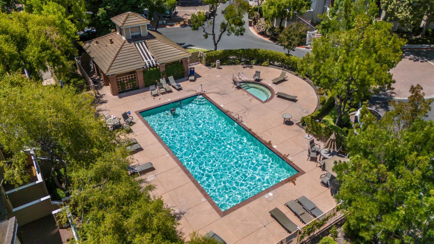 Detail Gallery Image 56 of 72 For 1151 La Rochelle Ter #G,  Sunnyvale,  CA 94089 - 3 Beds | 2/1 Baths