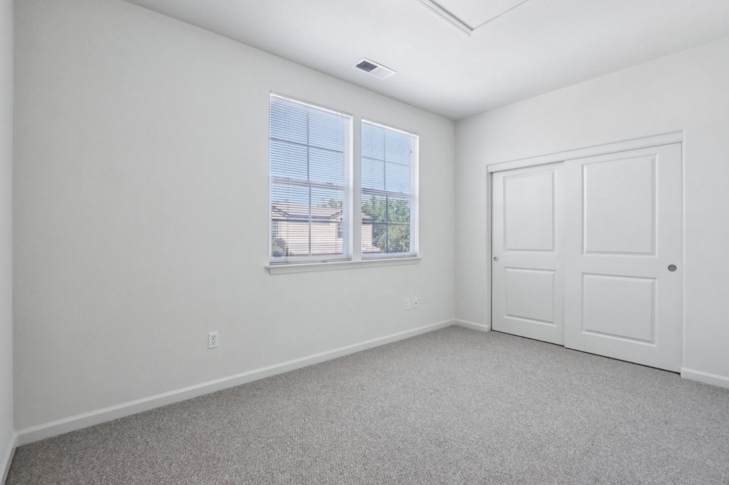 Detail Gallery Image 11 of 18 For 2564 N Village Dr, Santa Rosa,  CA 95403 - 4 Beds | 2/1 Baths