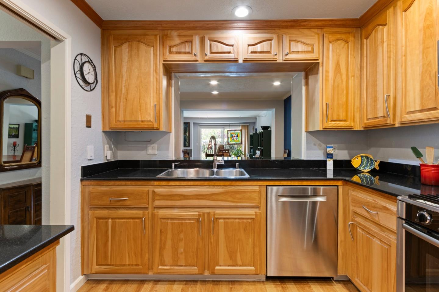 Detail Gallery Image 14 of 53 For 1096 Prevost Ct, San Jose,  CA 95125 - 3 Beds | 2/1 Baths