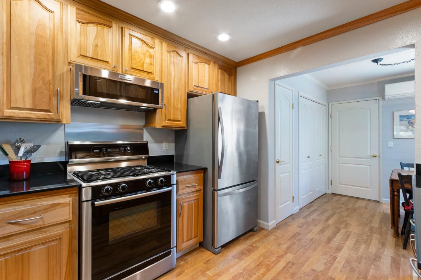 Detail Gallery Image 9 of 53 For 1096 Prevost Ct, San Jose,  CA 95125 - 3 Beds | 2/1 Baths