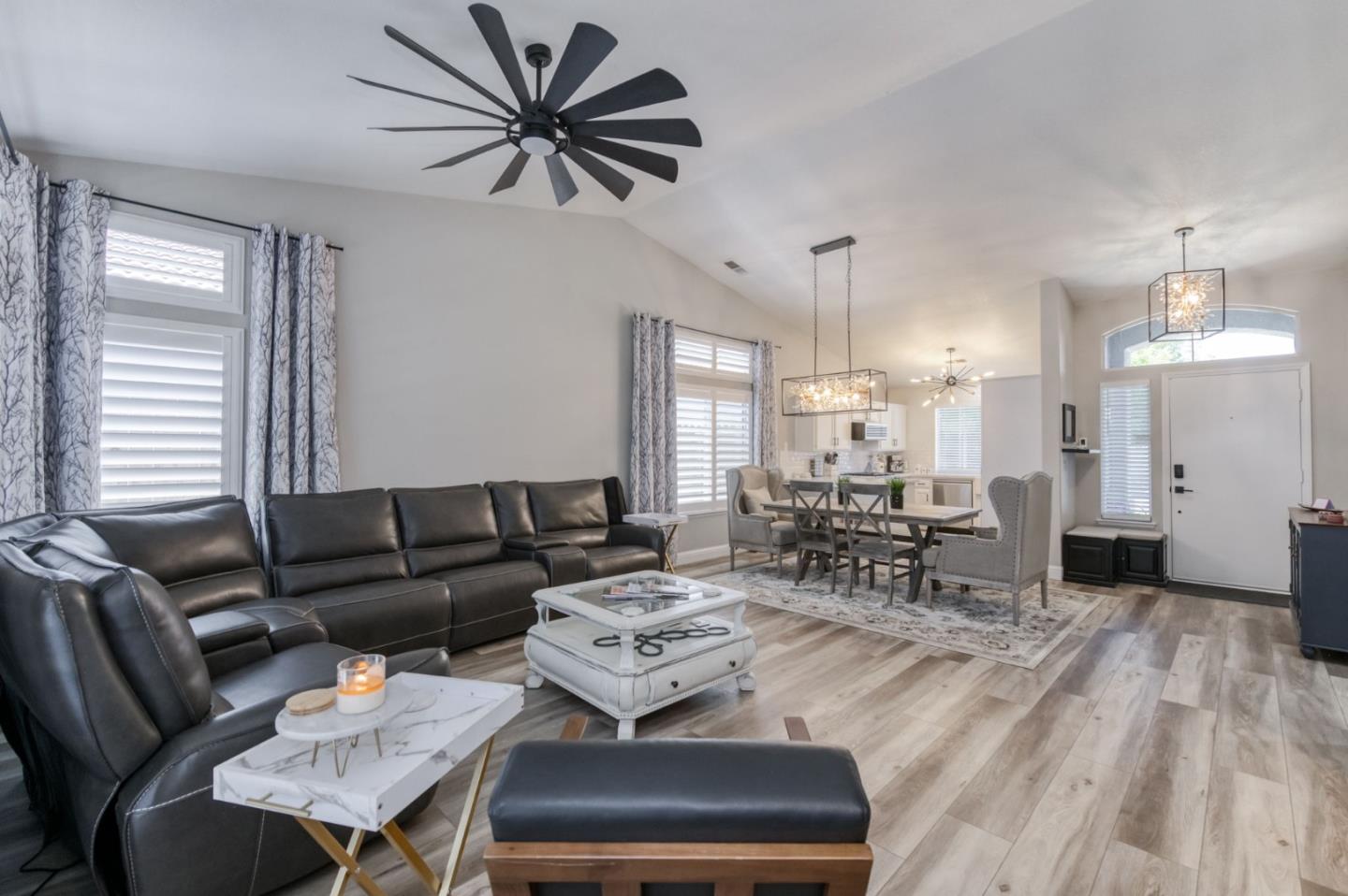 Detail Gallery Image 11 of 56 For 1760 E Ticonderoga Dr, Fresno,  CA 93720 - 3 Beds | 2 Baths
