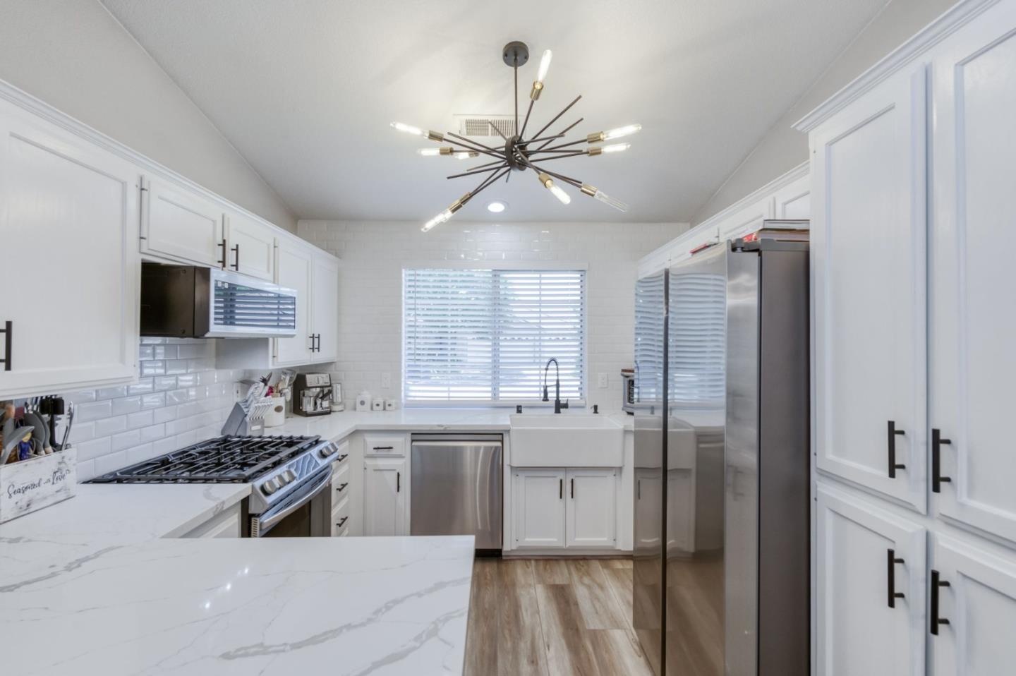 Detail Gallery Image 14 of 56 For 1760 E Ticonderoga Dr, Fresno,  CA 93720 - 3 Beds | 2 Baths