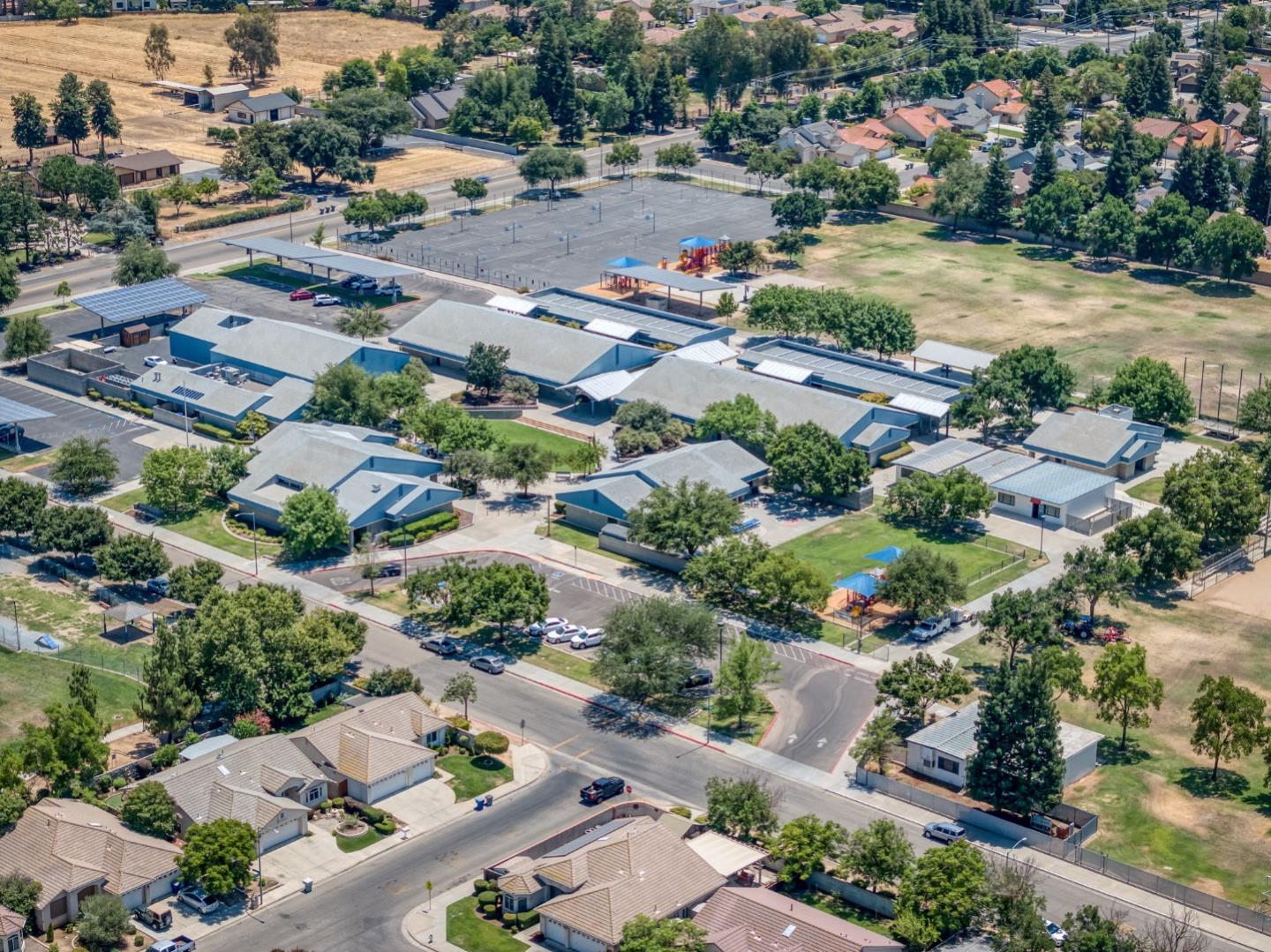Detail Gallery Image 50 of 56 For 1760 E Ticonderoga Dr, Fresno,  CA 93720 - 3 Beds | 2 Baths