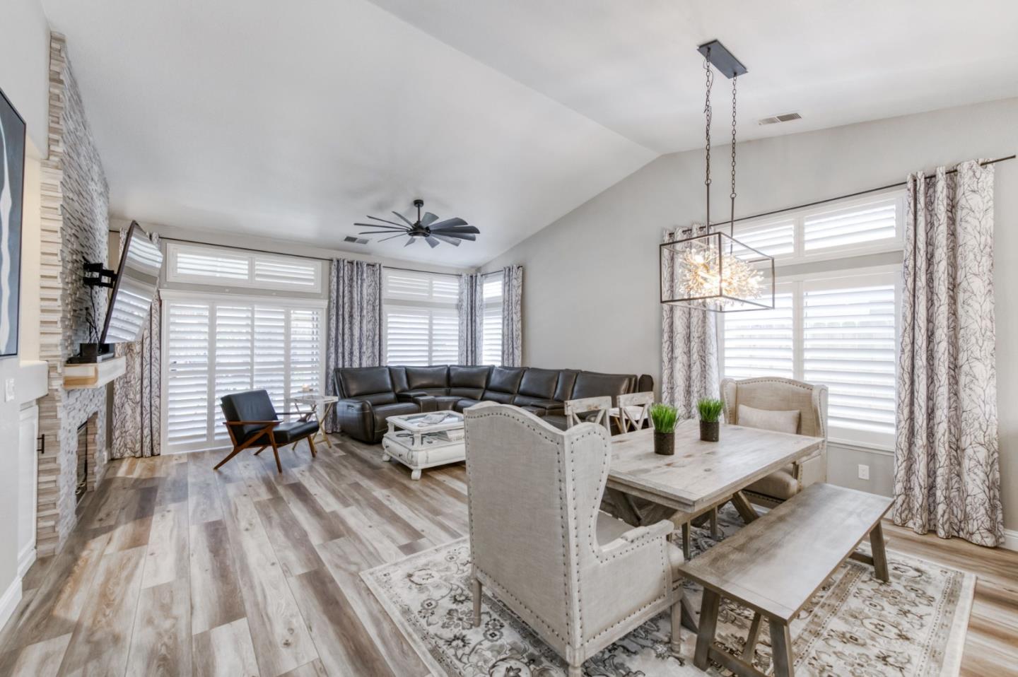 Detail Gallery Image 9 of 56 For 1760 E Ticonderoga Dr, Fresno,  CA 93720 - 3 Beds | 2 Baths