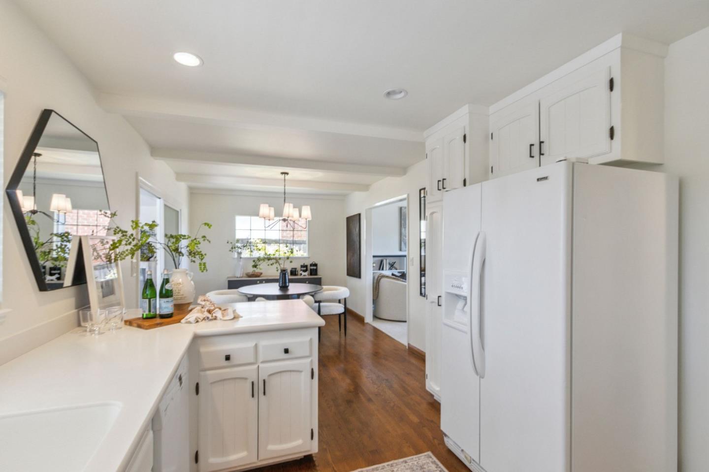 Detail Gallery Image 10 of 42 For 1056 Lassen Dr, Belmont,  CA 94002 - 4 Beds | 2 Baths