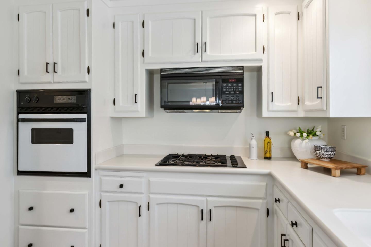 Detail Gallery Image 11 of 42 For 1056 Lassen Dr, Belmont,  CA 94002 - 4 Beds | 2 Baths