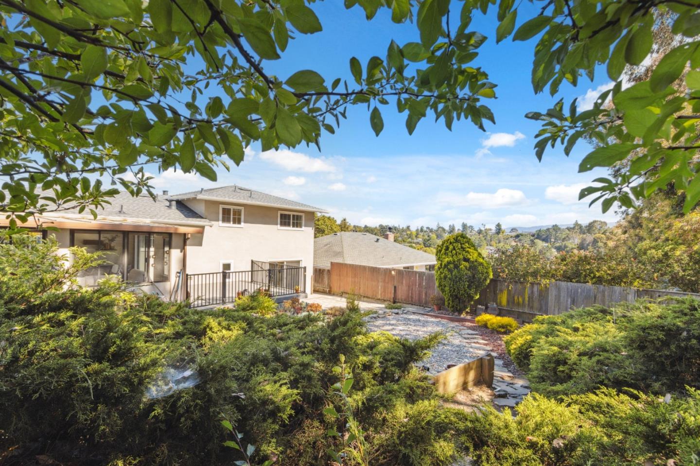 Detail Gallery Image 31 of 42 For 1056 Lassen Dr, Belmont,  CA 94002 - 4 Beds | 2 Baths