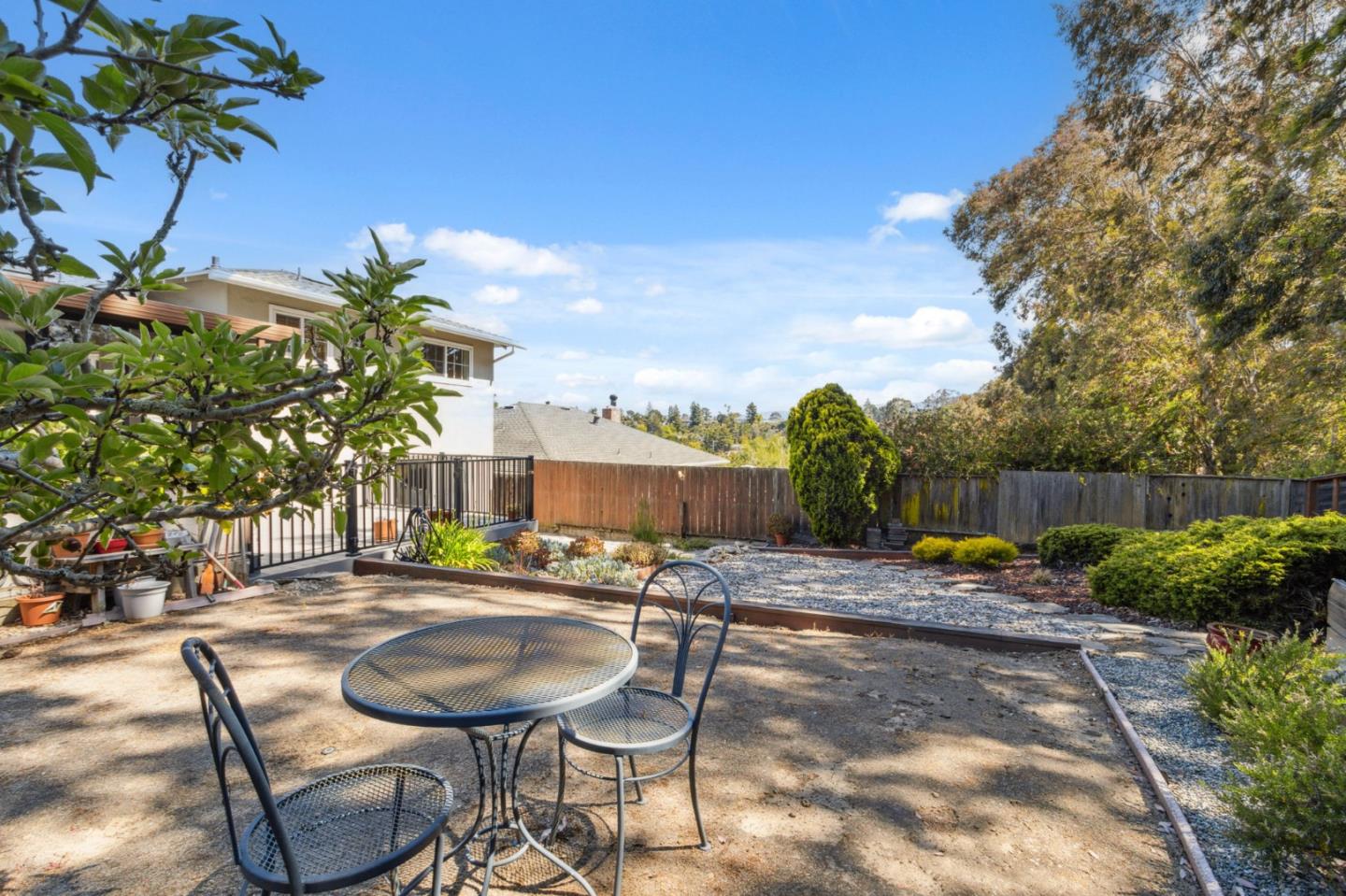 Detail Gallery Image 32 of 42 For 1056 Lassen Dr, Belmont,  CA 94002 - 4 Beds | 2 Baths