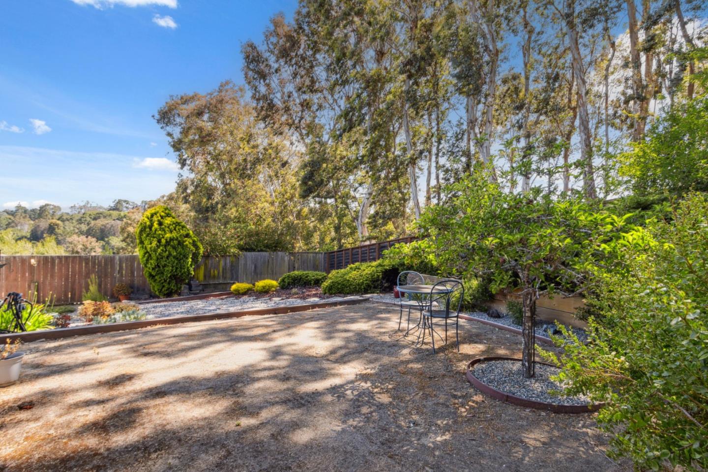 Detail Gallery Image 33 of 42 For 1056 Lassen Dr, Belmont,  CA 94002 - 4 Beds | 2 Baths