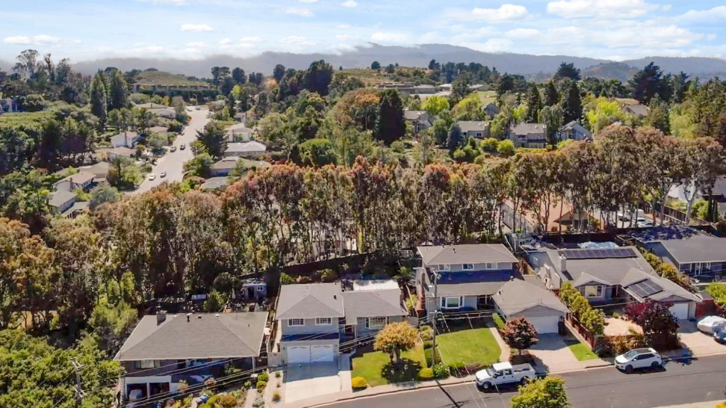 Detail Gallery Image 35 of 42 For 1056 Lassen Dr, Belmont,  CA 94002 - 4 Beds | 2 Baths