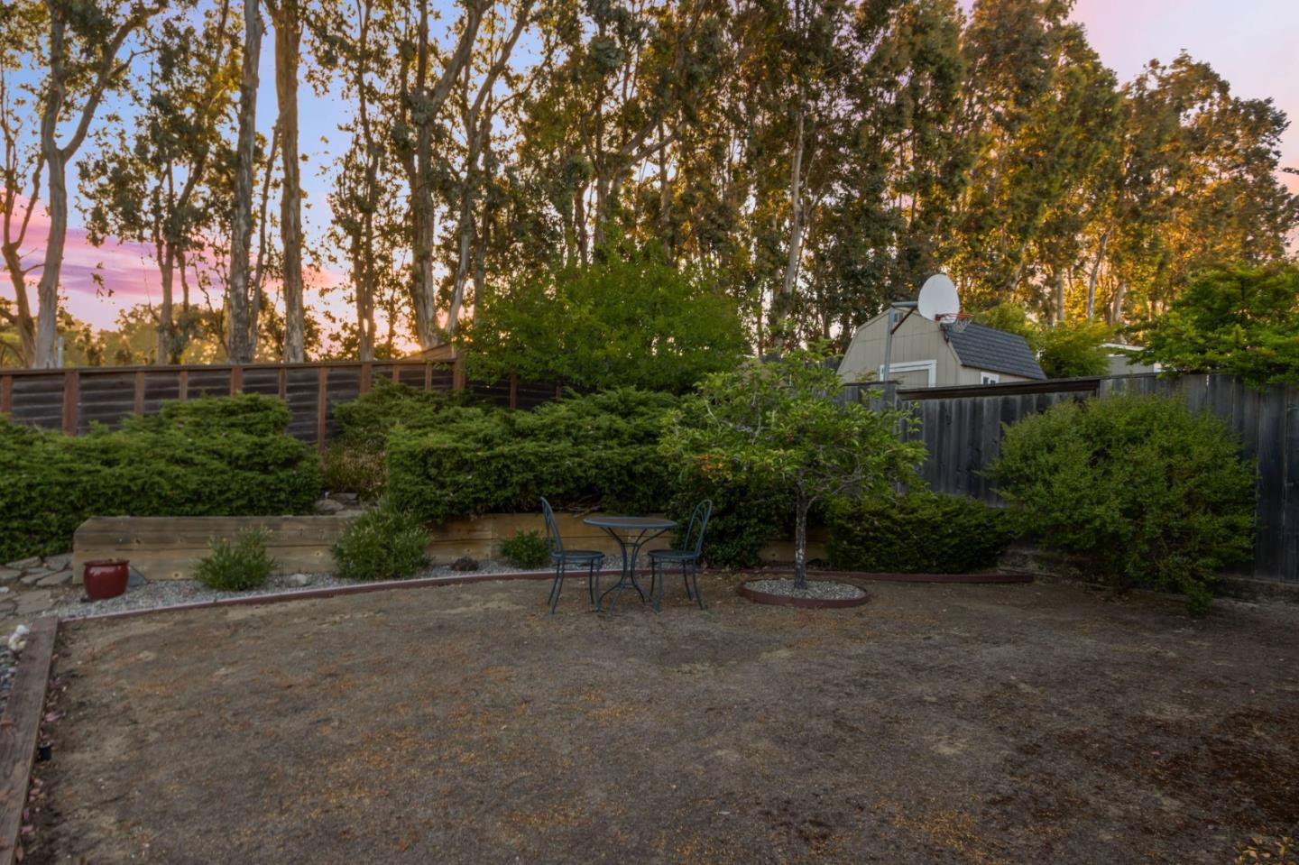 Detail Gallery Image 38 of 42 For 1056 Lassen Dr, Belmont,  CA 94002 - 4 Beds | 2 Baths