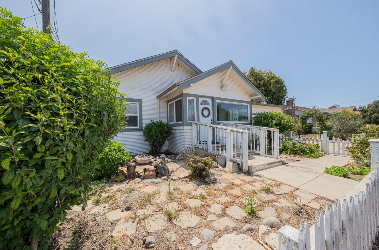 Detail Gallery Image 2 of 39 For 159 Belden St, Gonzales,  CA 93926 - 3 Beds | 2 Baths