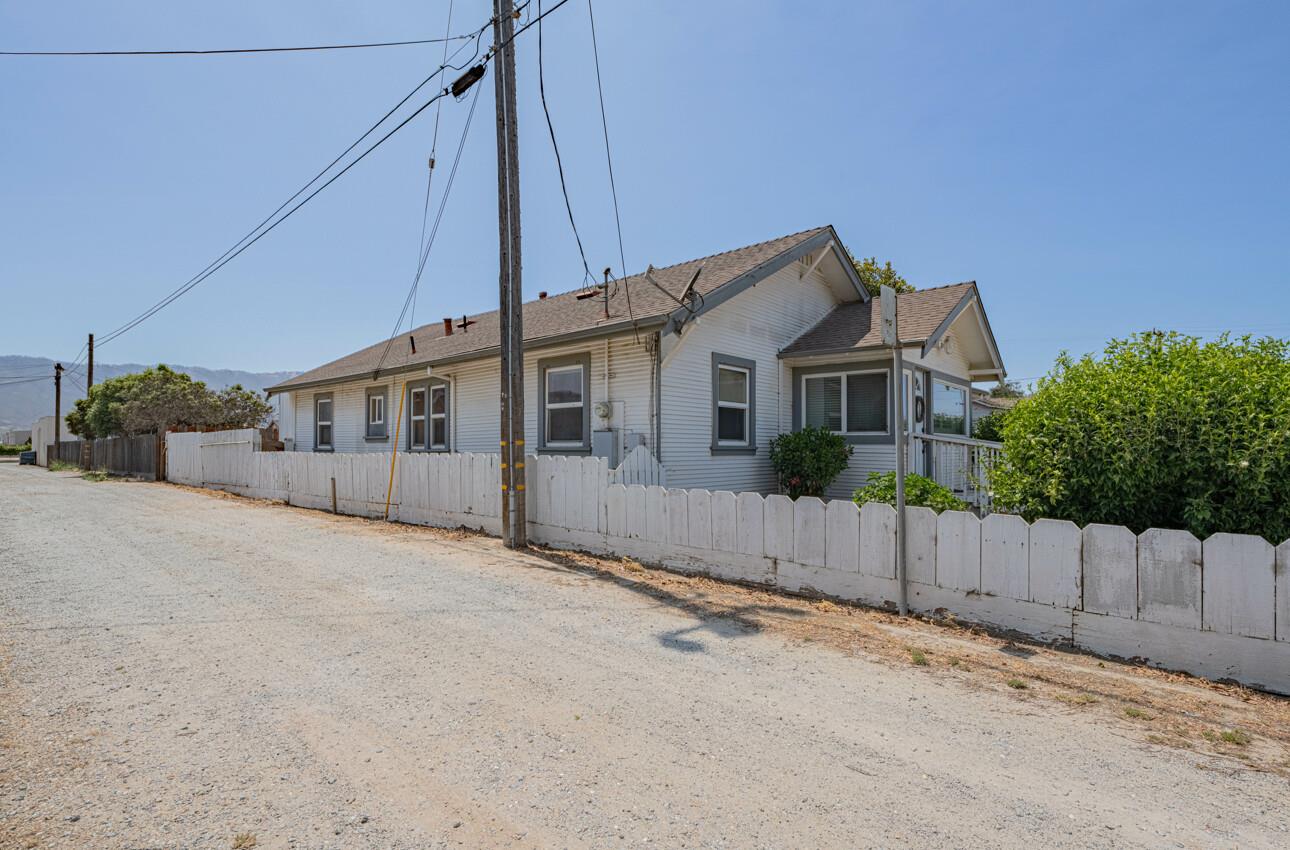 Detail Gallery Image 4 of 39 For 159 Belden St, Gonzales,  CA 93926 - 3 Beds | 2 Baths