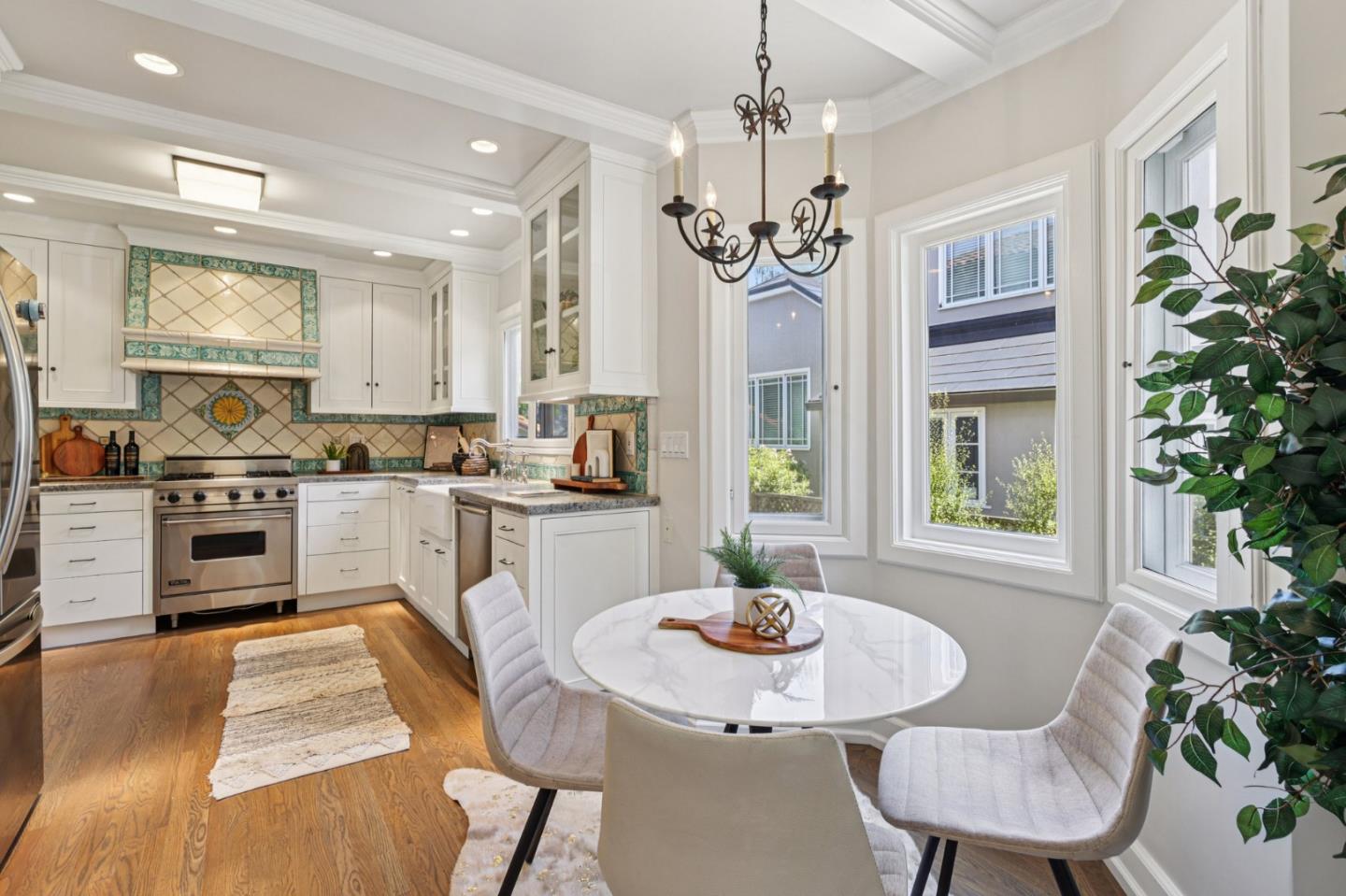 Detail Gallery Image 11 of 51 For 2404 Hillside Dr, Burlingame,  CA 94010 - 4 Beds | 4 Baths