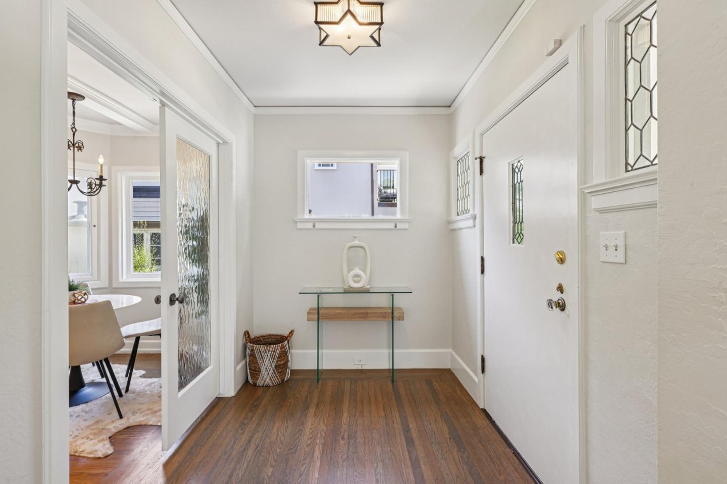 Detail Gallery Image 3 of 51 For 2404 Hillside Dr, Burlingame,  CA 94010 - 4 Beds | 4 Baths