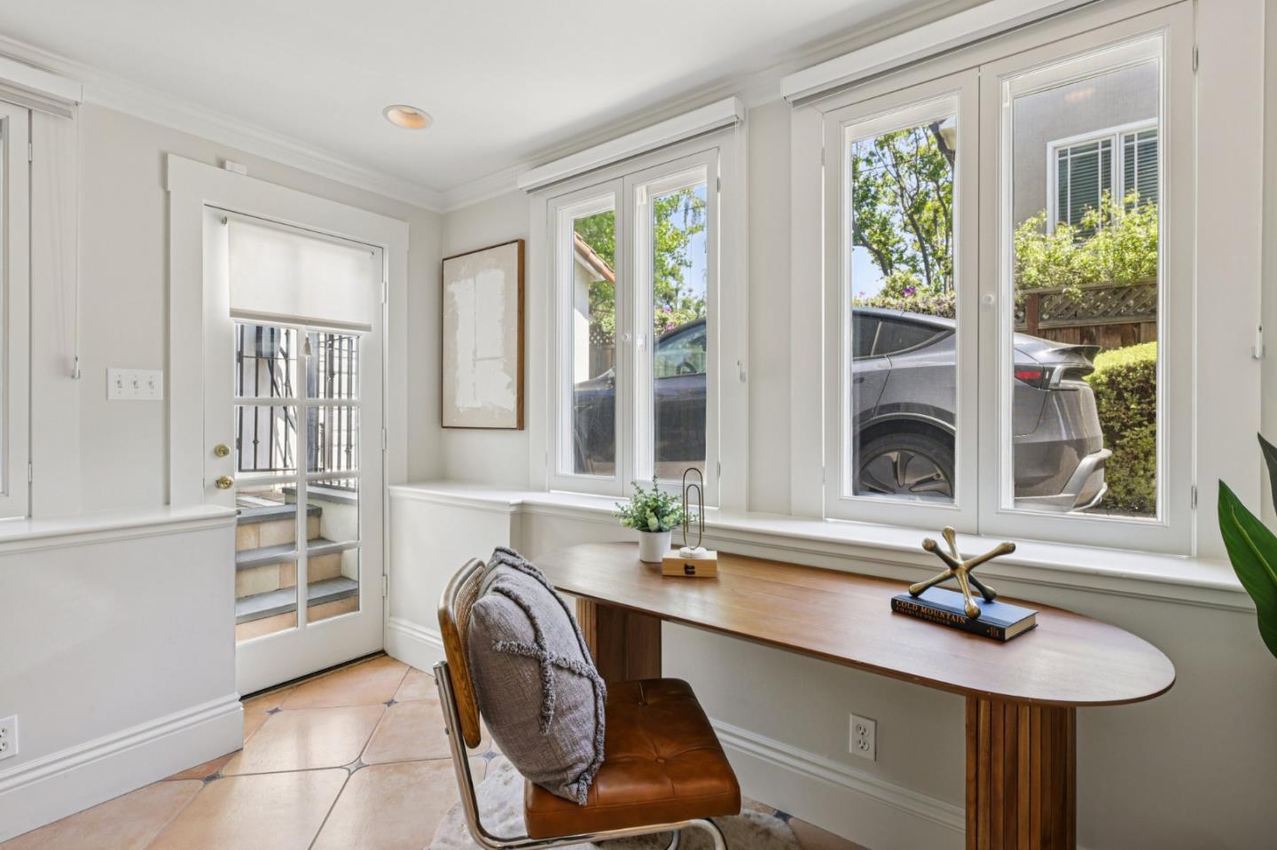 Detail Gallery Image 33 of 51 For 2404 Hillside Dr, Burlingame,  CA 94010 - 4 Beds | 4 Baths