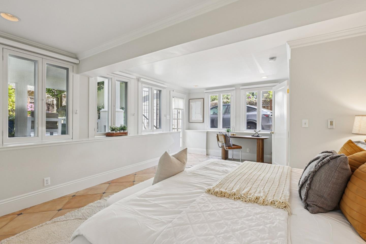 Detail Gallery Image 35 of 51 For 2404 Hillside Dr, Burlingame,  CA 94010 - 4 Beds | 4 Baths