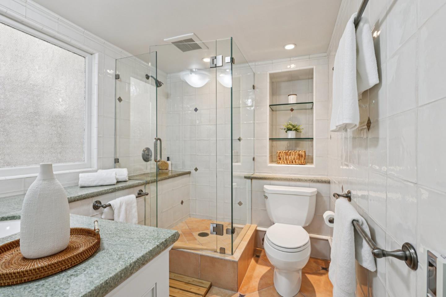 Detail Gallery Image 36 of 51 For 2404 Hillside Dr, Burlingame,  CA 94010 - 4 Beds | 4 Baths