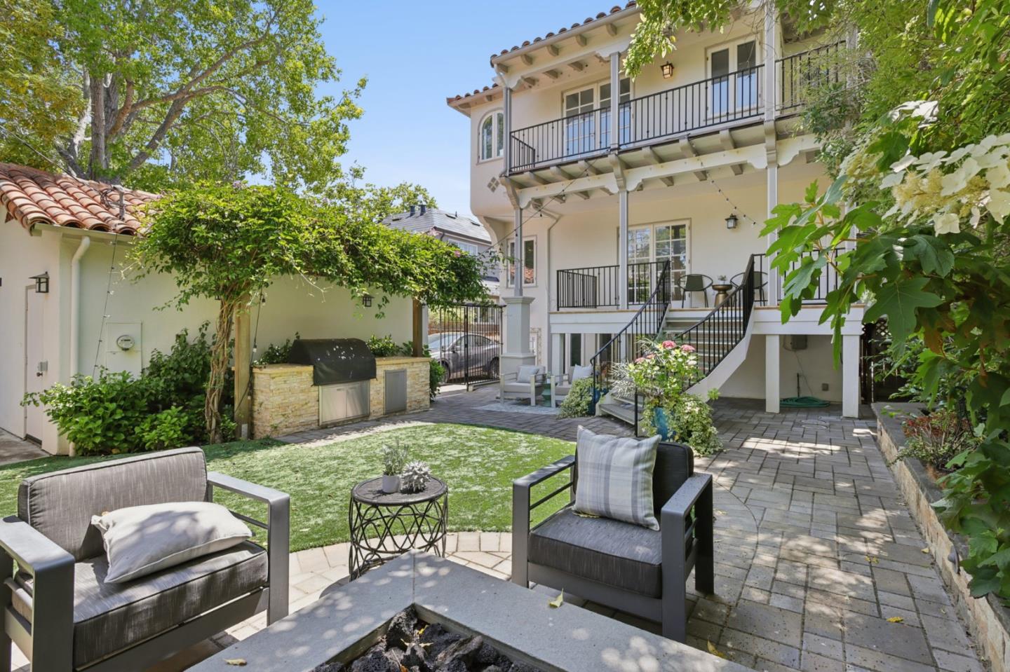 Detail Gallery Image 42 of 51 For 2404 Hillside Dr, Burlingame,  CA 94010 - 4 Beds | 4 Baths