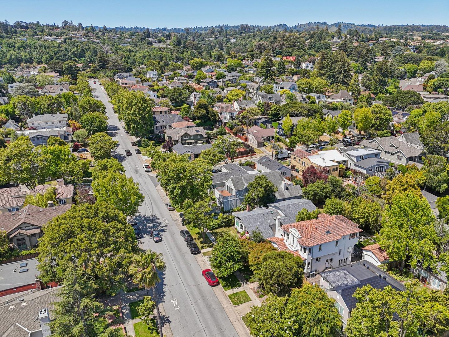 Detail Gallery Image 51 of 51 For 2404 Hillside Dr, Burlingame,  CA 94010 - 4 Beds | 4 Baths