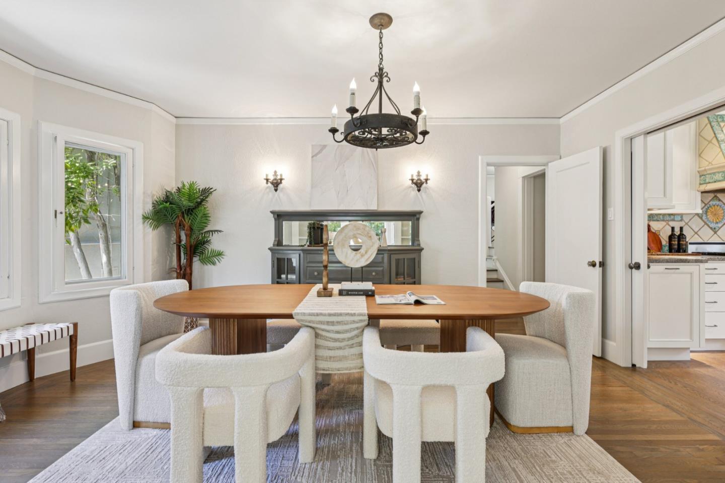 Detail Gallery Image 8 of 51 For 2404 Hillside Dr, Burlingame,  CA 94010 - 4 Beds | 4 Baths