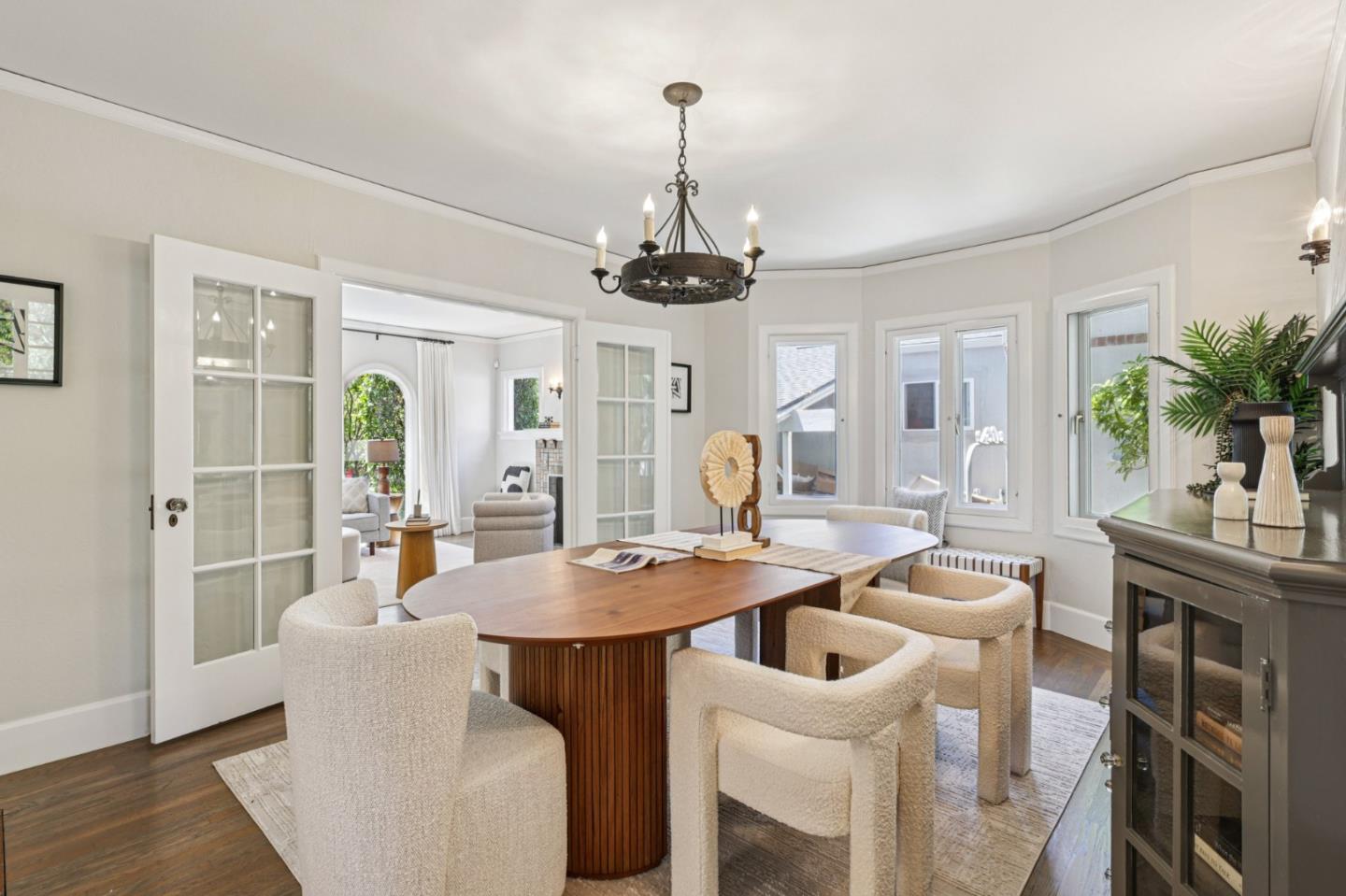 Detail Gallery Image 9 of 51 For 2404 Hillside Dr, Burlingame,  CA 94010 - 4 Beds | 4 Baths