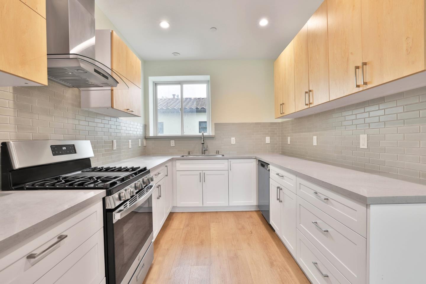 Detail Gallery Image 7 of 16 For 30 S 22nd St #3,  San Jose,  CA 95116 - 2 Beds | 2 Baths