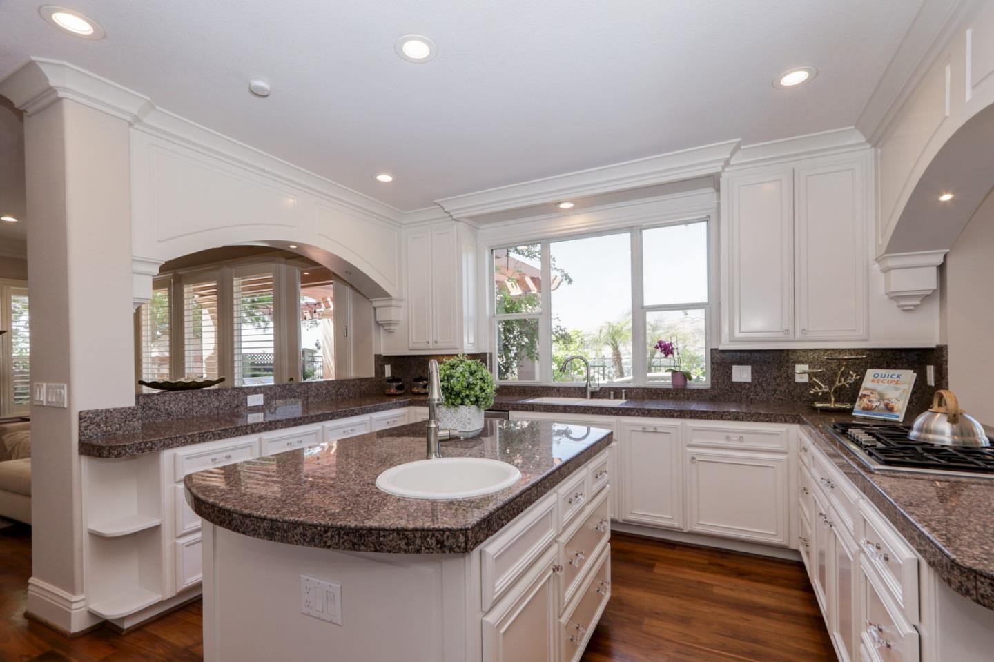Detail Gallery Image 8 of 58 For 5803 Algonquin Way, San Jose,  CA 95138 - 5 Beds | 4/1 Baths